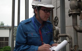 期货操作员具体做什么？