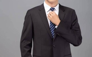 161026基金经理是谁？业绩与风格如何？