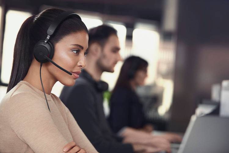 投资公司客服具体做什么工作？-第2张图片-华宇铭诚